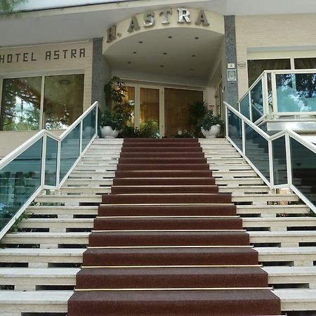 Hotel Astra Milano Marittima Exteriör bild