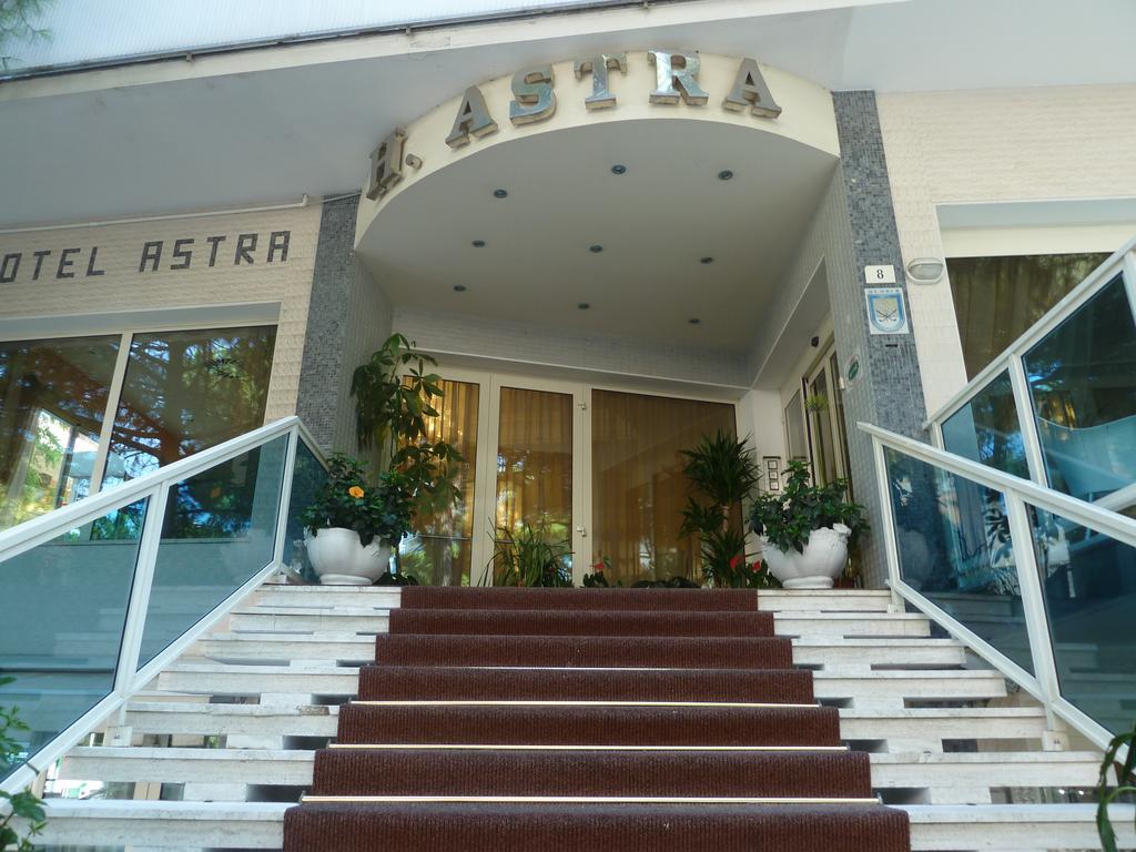 Hotel Astra Milano Marittima Exteriör bild