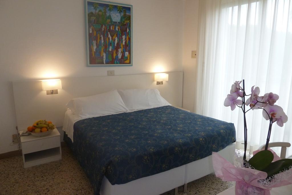 Hotel Astra Milano Marittima Exteriör bild