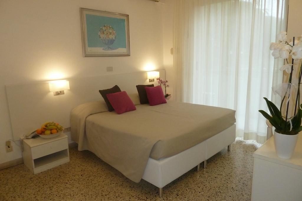 Hotel Astra Milano Marittima Exteriör bild