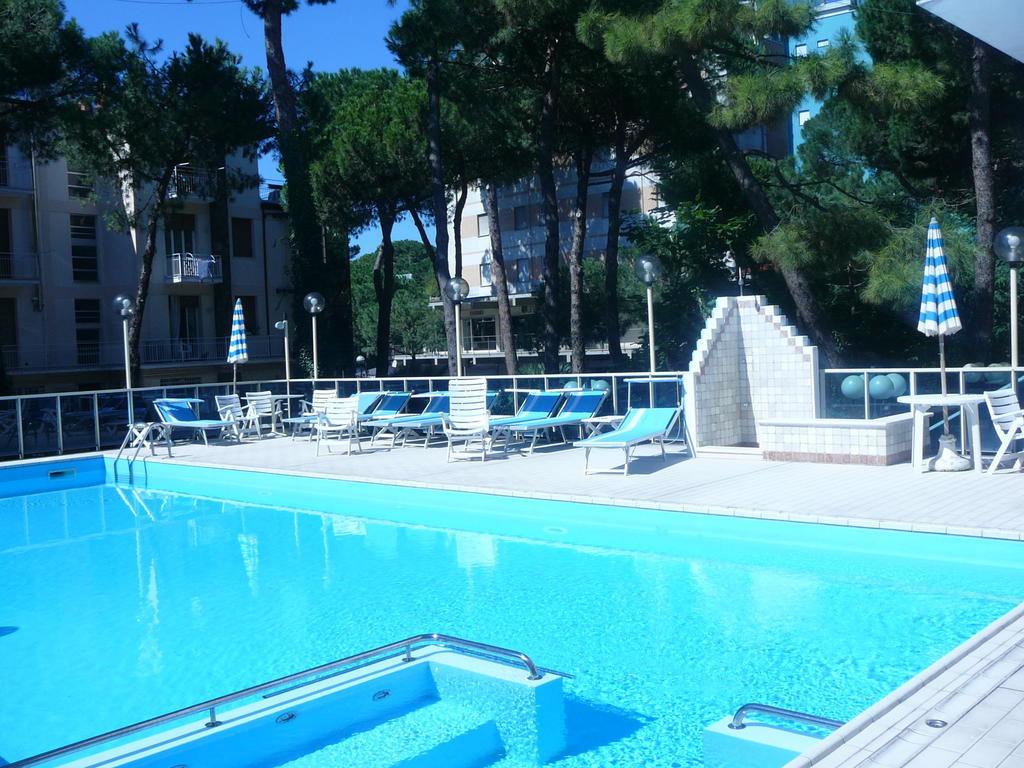 Hotel Astra Milano Marittima Exteriör bild