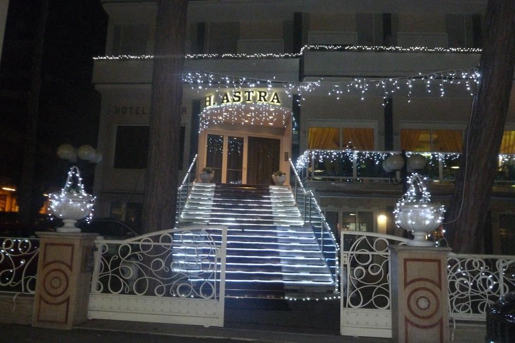 Hotel Astra Milano Marittima Exteriör bild