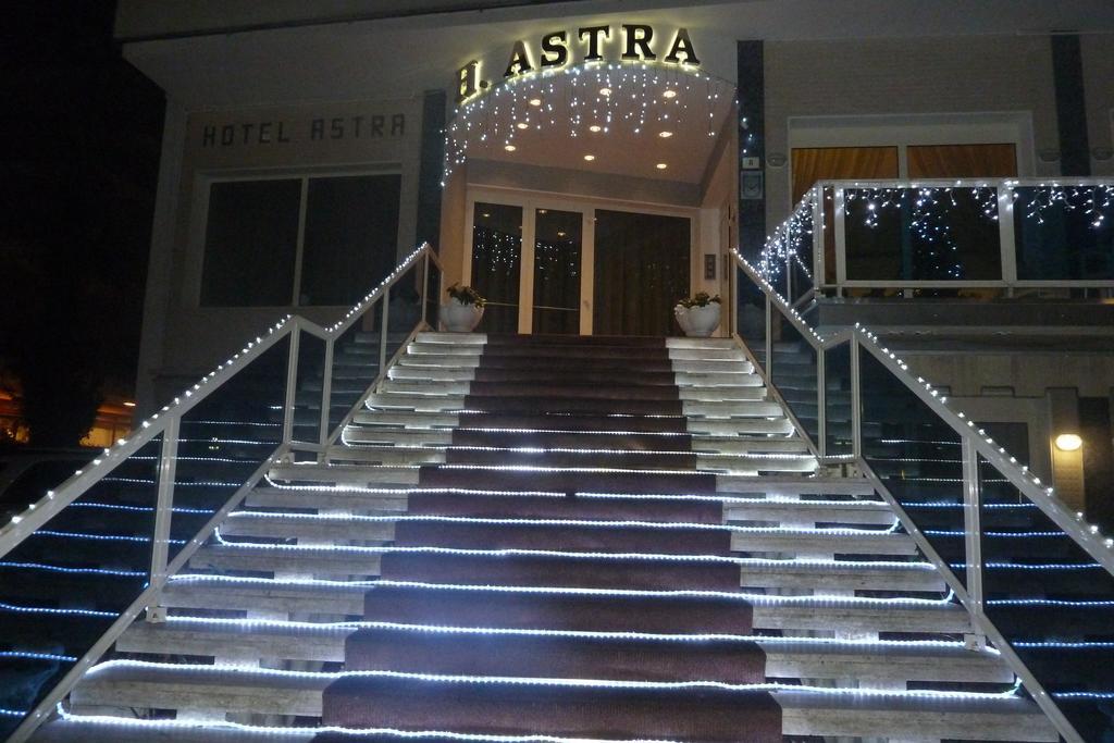 Hotel Astra Milano Marittima Exteriör bild