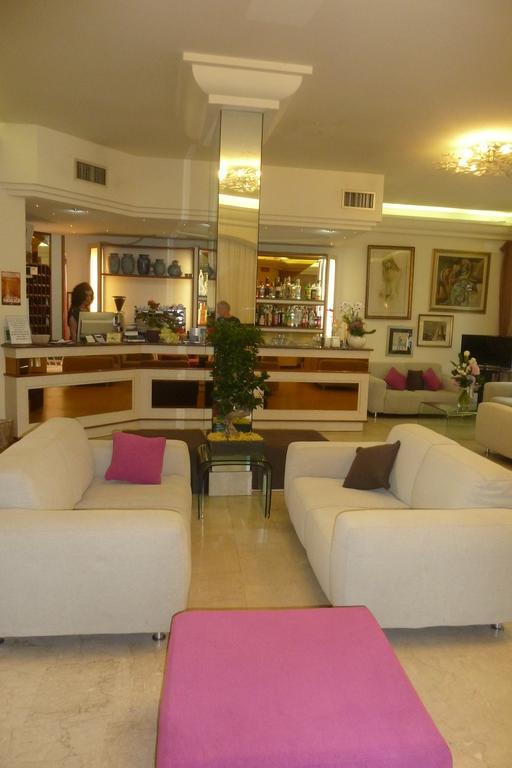Hotel Astra Milano Marittima Exteriör bild