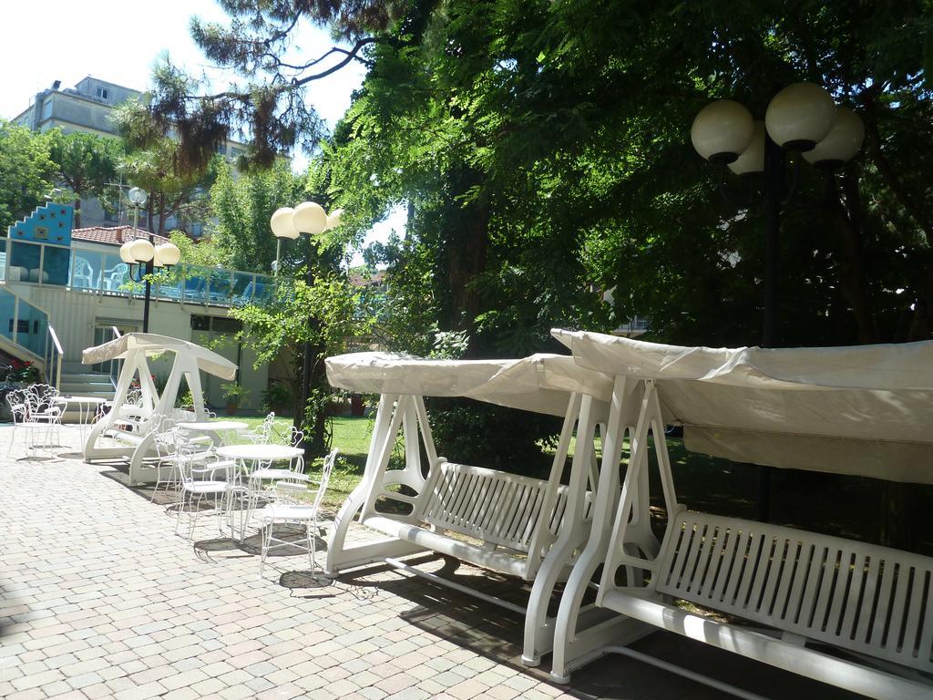 Hotel Astra Milano Marittima Exteriör bild