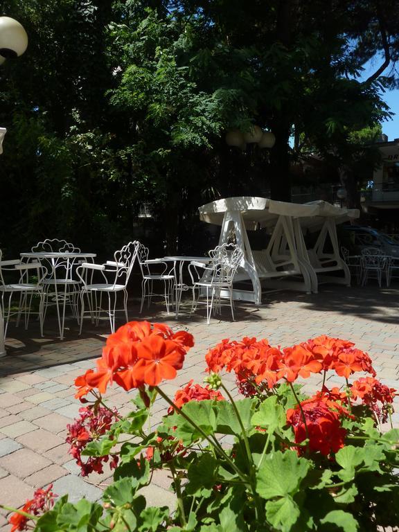 Hotel Astra Milano Marittima Exteriör bild