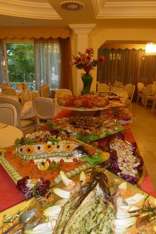Hotel Astra Milano Marittima Exteriör bild