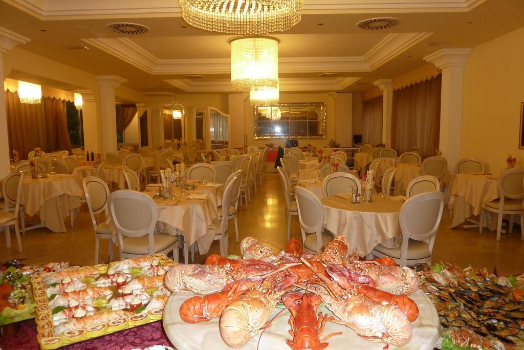 Hotel Astra Milano Marittima Exteriör bild