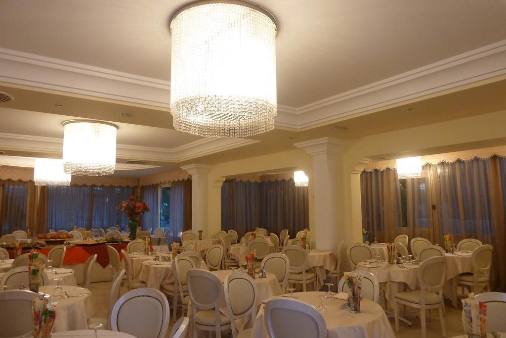 Hotel Astra Milano Marittima Exteriör bild