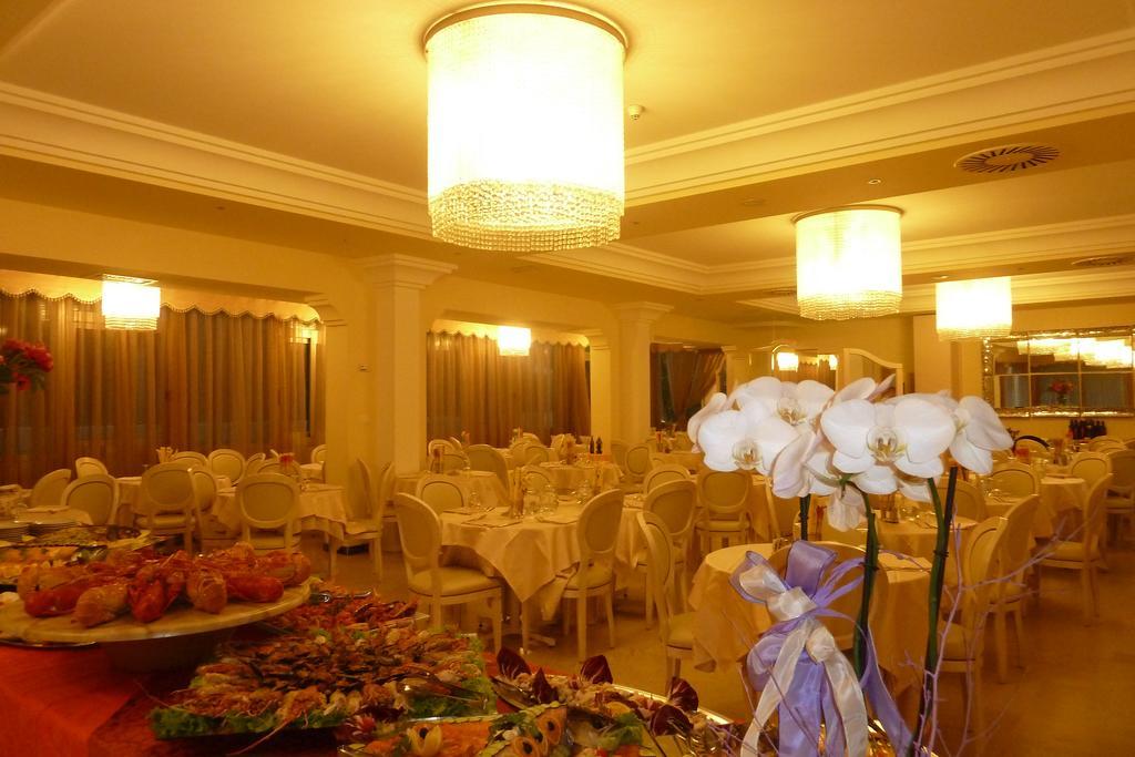 Hotel Astra Milano Marittima Exteriör bild