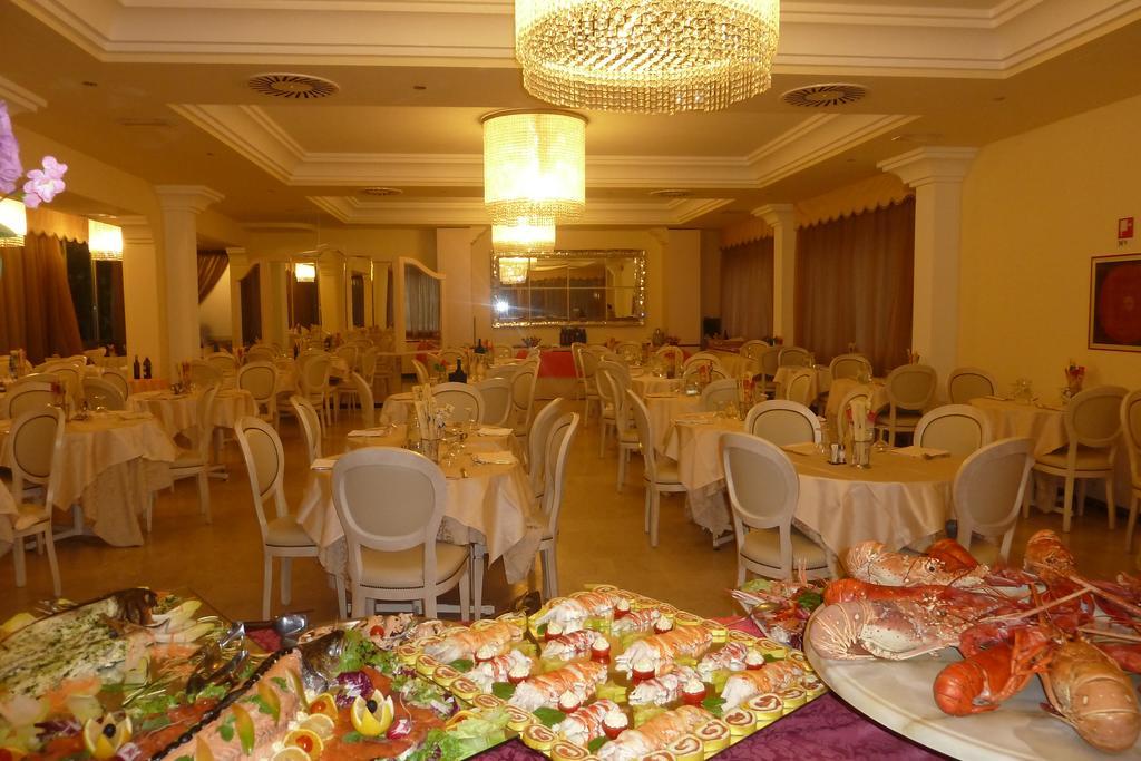 Hotel Astra Milano Marittima Exteriör bild